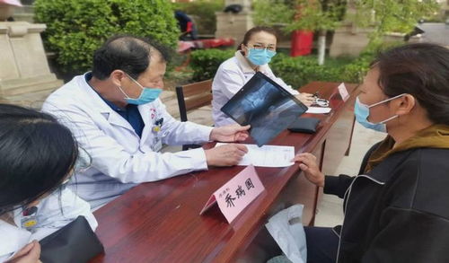 德州市中醫(yī)院健康義診活動(dòng)走進(jìn)御景國際小區(qū)，為居民提供專業(yè)養(yǎng)生保健服務(wù)